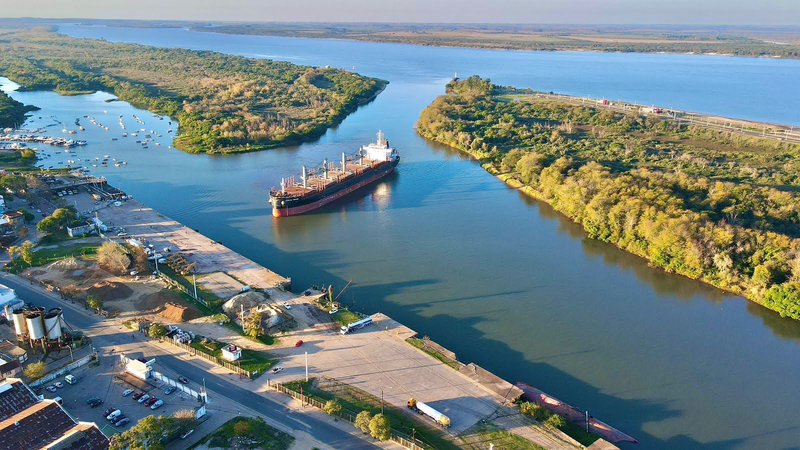 Bulk carrier loading
